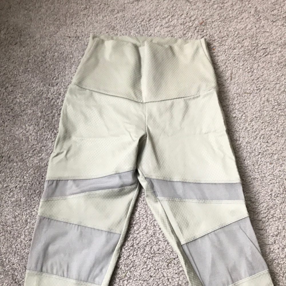 Onzie Leggings